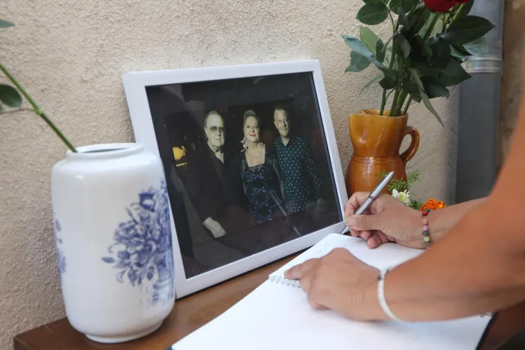 &Scaron;ibenčani se oprostili od obitelji Dedić: Okupili se i odali počast