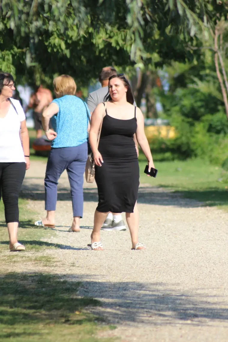 Sve joj stoji kao saliveno: Tajanstvena plavu&scaron;a osmijehom osvojila prolaznike na prvi pogled