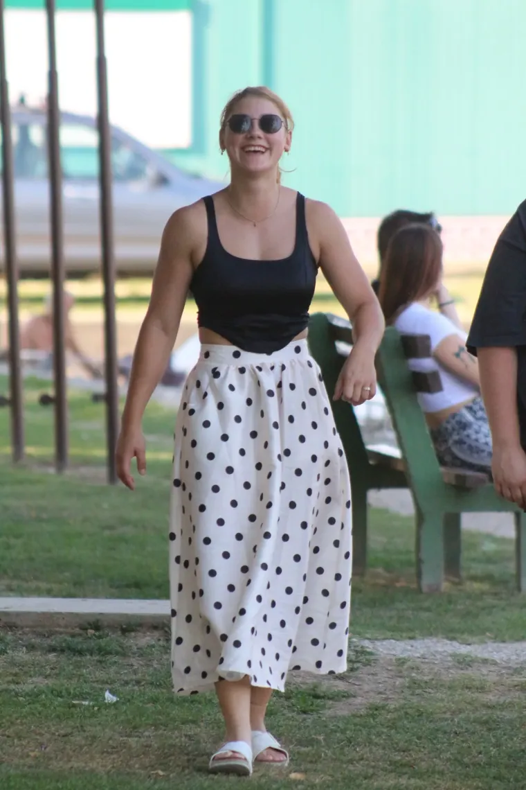 Sve joj stoji kao saliveno: Tajanstvena plavuša osmijehom osvojila prolaznike na prvi pogled