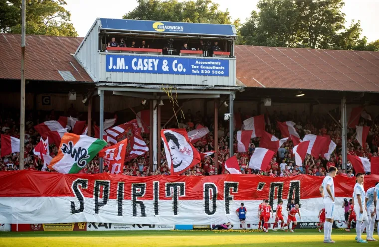 Navijači Shelbournea ukrali show: Pogledajte kako su se duhovito sjetili Hajduka