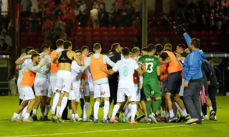 Navijači Shelbournea ukrali show: Pogledajte kako su se duhovito sjetili Hajduka