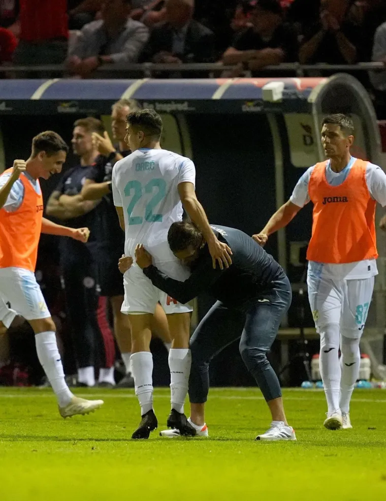 Navijači Shelbournea ukrali show: Pogledajte kako su se duhovito sjetili Hajduka