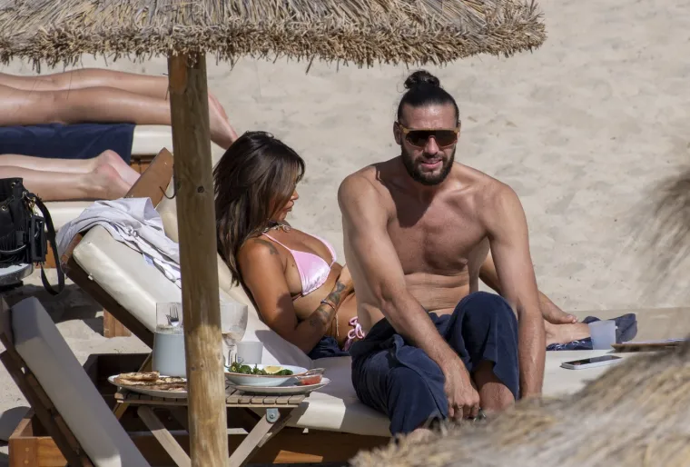 Slavni nogometaš prekinuo turbulentnu vezu s ljepoticom zbog nevjerojatnog razloga