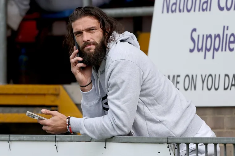 Slavni nogometaš prekinuo turbulentnu vezu s ljepoticom zbog nevjerojatnog razloga