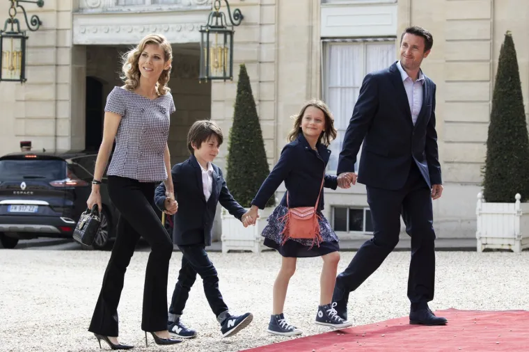 Majku joj optužili da je transrodna osoba, a očuh joj je mlađi od sestre: Ovo je kći Brigitte Macron