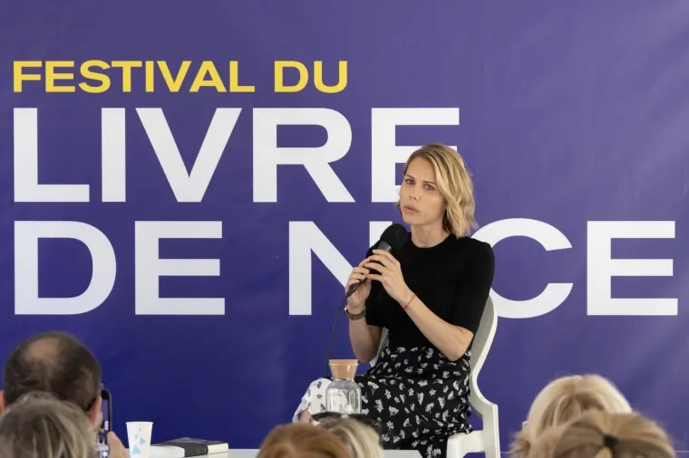 Majku joj optužili da je transrodna osoba, a očuh joj je mlađi od sestre: Ovo je kći Brigitte Macron