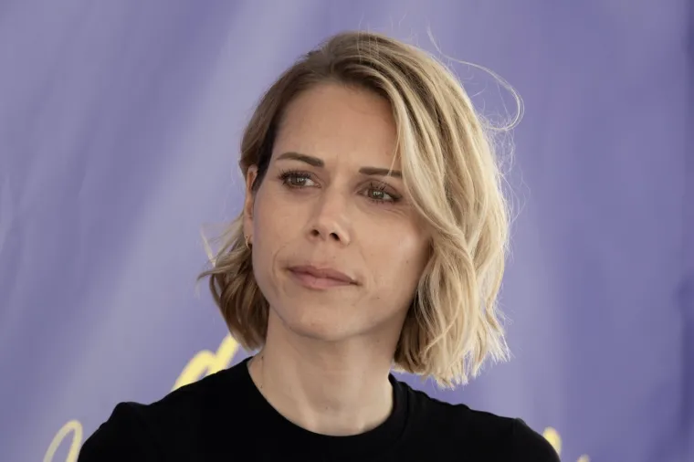 Majku joj optužili da je transrodna osoba, a očuh joj je mlađi od sestre: Ovo je kći Brigitte Macron