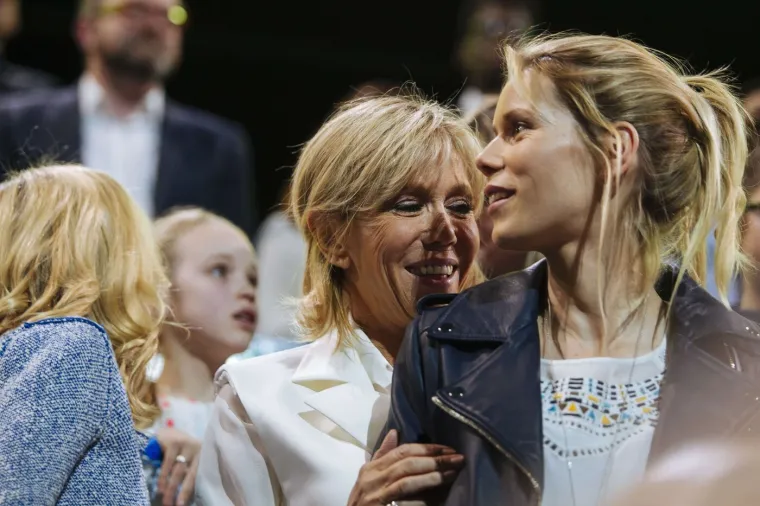 Majku joj optužili da je transrodna osoba, a očuh joj je mlađi od sestre: Ovo je kći Brigitte Macron