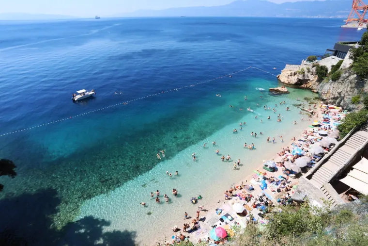 Roza bikini i brončani ten, nema tko se za njom ne bi okrenuo: Ima recept za uživanje ljeti