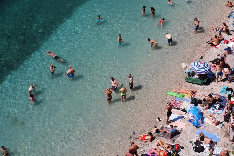 Roza bikini i brončani ten, nema tko se za njom ne bi okrenuo: Ima recept za uživanje ljeti