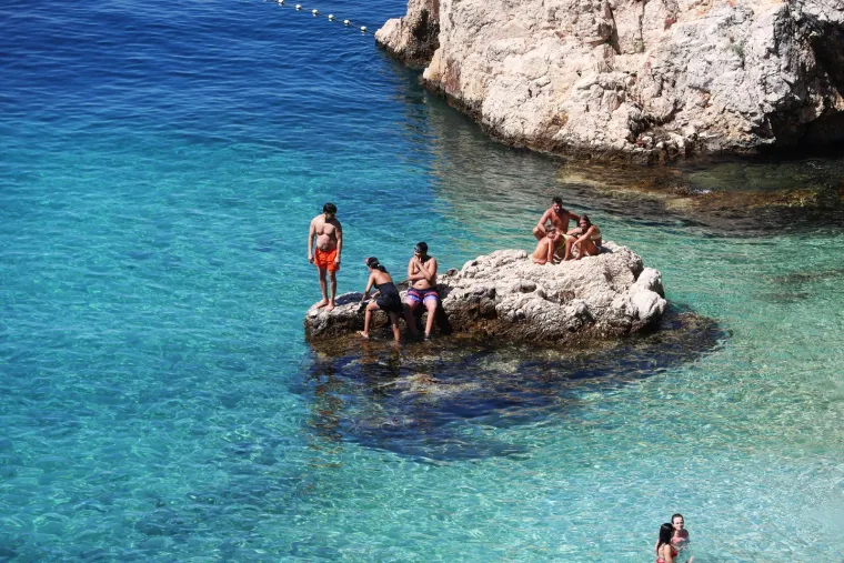 Roza bikini i brončani ten, nema tko se za njom ne bi okrenuo: Ima recept za uživanje ljeti