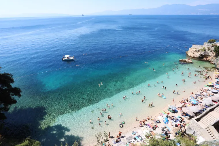 Roza bikini i brončani ten, nema tko se za njom ne bi okrenuo: Ima recept za uživanje ljeti