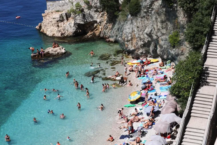 Roza bikini i brončani ten, nema tko se za njom ne bi okrenuo: Ima recept za uživanje ljeti