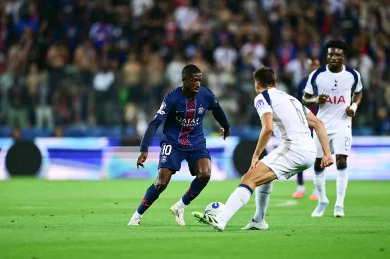 Kamere uhvatile biv&scaron;eg trenera Hajduka dok su navijači PSG-a krali &scaron;ou u Udinama