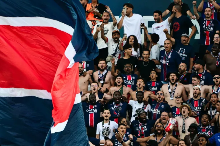 Kamere uhvatile bivšeg trenera Hajduka dok su navijači PSG-a krali šou u Udinama