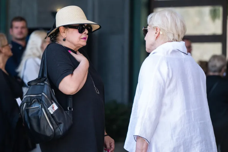 Posljednji ispraćaj Nine Erak: Od naše glumice oprostila se poznata televizijska lica