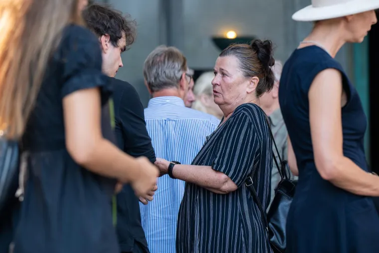 Posljednji ispraćaj Nine Erak: Od naše glumice oprostila se poznata televizijska lica