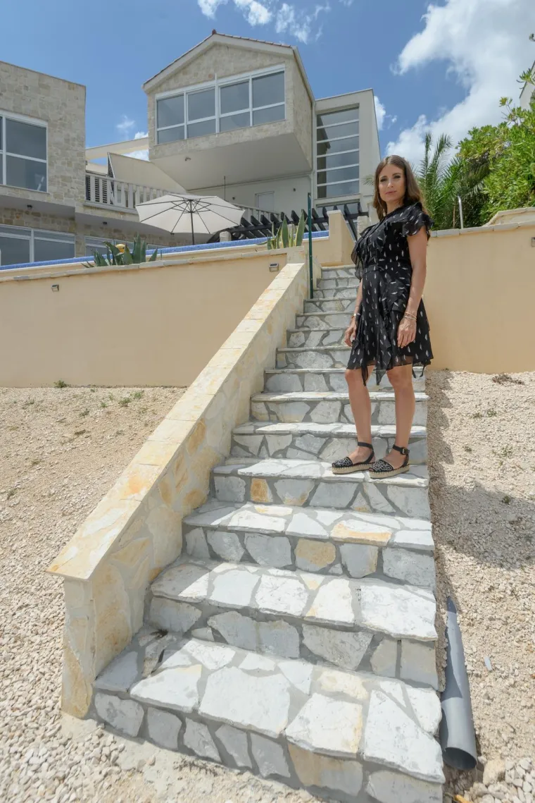 Ovo je luksuzna vila njemačkog nogometaša u Posedarju, dijeli ju sa ženom koju je ostavio