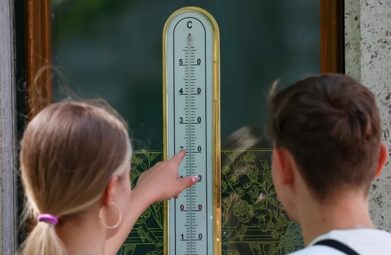 Pakleno vruće u Zagrebu &ndash; svi pričaju o djevojci u bijelom uskom kombinezonu