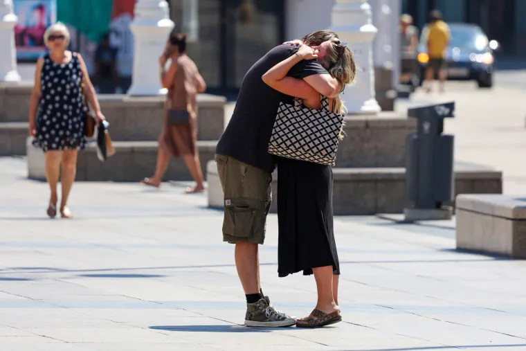 Pakleno vruće u Zagrebu &ndash; svi pričaju o djevojci u bijelom uskom kombinezonu