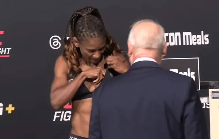 Borkinja na vaganju otkrila intimne predmete koje je zaboravila skinuti: Službeniku ispali na pozornicu