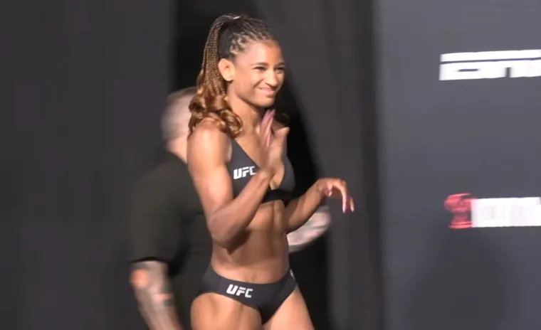 Borkinja na vaganju otkrila intimne predmete koje je zaboravila skinuti: Službeniku ispali na pozornicu