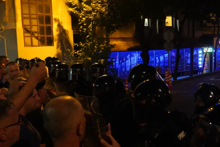 Suzavci, kordoni žandarmerije i brutalnost na najjače: Ovako izgleda stvarnost kod naših susjeda