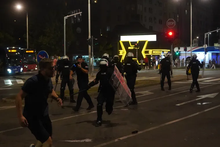 Suzavci, kordoni žandarmerije i brutalnost na najjače: Ovako izgleda stvarnost kod na&scaron;ih susjeda