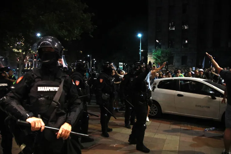 Suzavci, kordoni žandarmerije i brutalnost na najjače: Ovako izgleda stvarnost kod na&scaron;ih susjeda