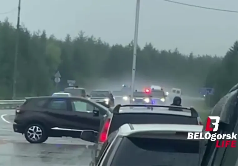 Pogledajte konvoj blindiranih vozila koji prevozi Putina: Avion čeka polijetanje