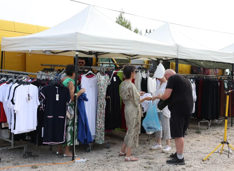 Molilo se, ali se i gostilo: Hoće&scaron; janjetine, odojka, kotlovine? Svega ima, a cijene paprene