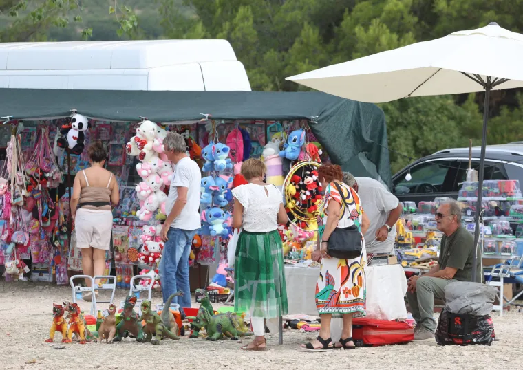 Molilo se, ali se i gostilo: Hoće&scaron; janjetine, odojka, kotlovine? Svega ima, a cijene paprene