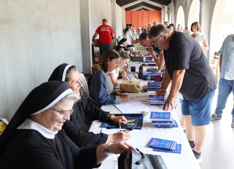 Molilo se, ali se i gostilo: Hoće&scaron; janjetine, odojka, kotlovine? Svega ima, a cijene paprene