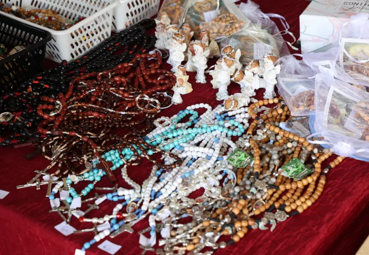 Molilo se, ali se i gostilo: Hoće&scaron; janjetine, odojka, kotlovine? Svega ima, a cijene paprene