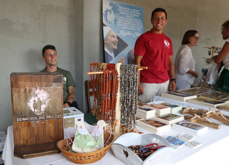 Molilo se, ali se i gostilo: Hoće&scaron; janjetine, odojka, kotlovine? Svega ima, a cijene paprene