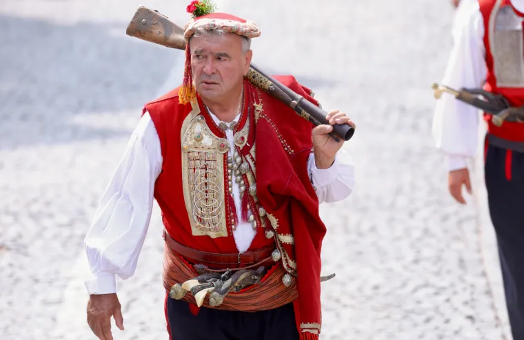 Molilo se, ali se i gostilo: Hoće&scaron; janjetine, odojka, kotlovine? Svega ima, a cijene paprene