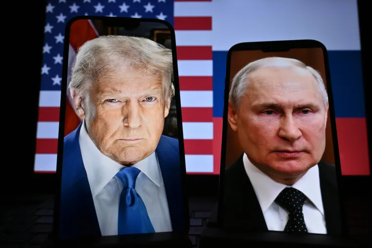 Široki osmijesi, prijateljski stav: Pogledajte veseli susret Putina i Trumpa