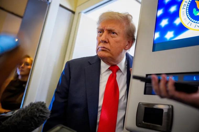 Široki osmijesi, prijateljski stav: Pogledajte veseli susret Putina i Trumpa