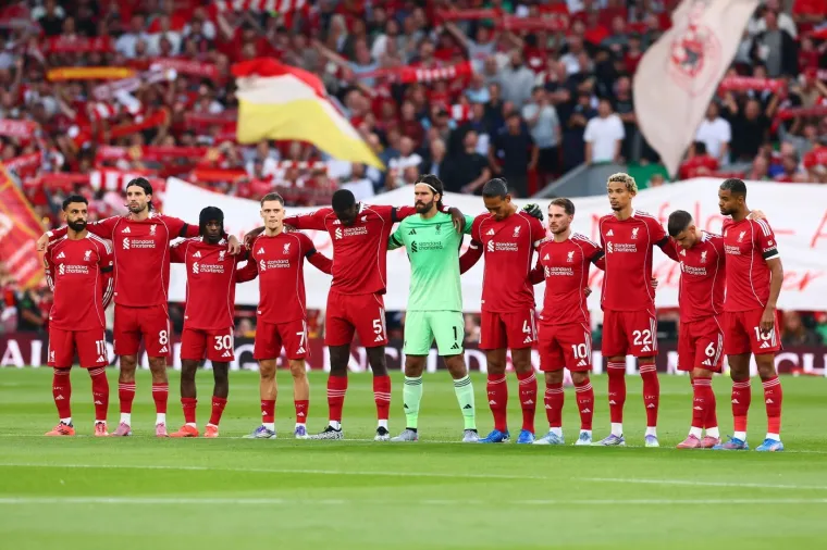 Emotivna noć: Ovako je Anfield odao počast tragično preminulim Diogu Joti i Andre Silvi