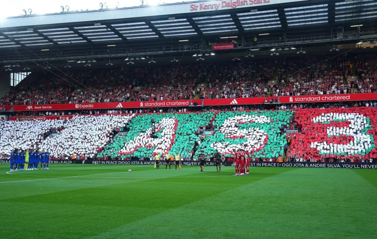 Emotivna noć: Ovako je Anfield odao počast tragično preminulim Diogu Joti i Andre Silvi