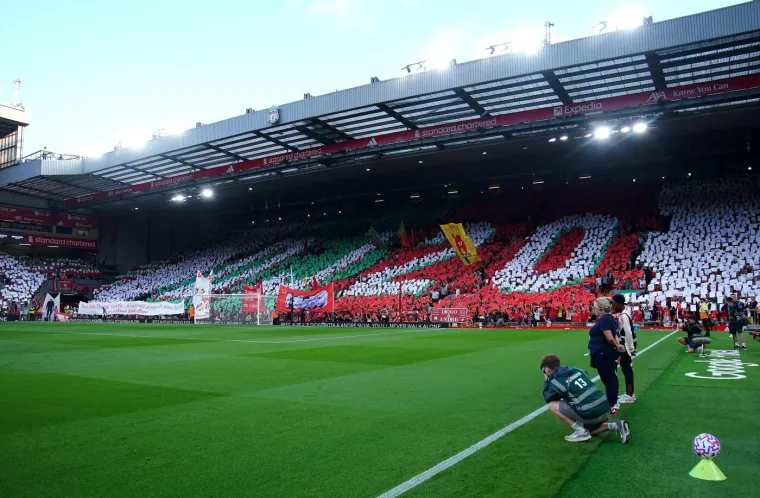 Emotivna noć: Ovako je Anfield odao počast tragično preminulim Diogu Joti i Andre Silvi