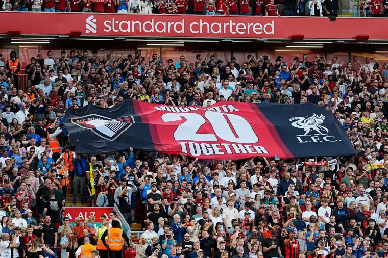 Emotivna noć: Ovako je Anfield odao počast tragično preminulim Diogu Joti i Andre Silvi