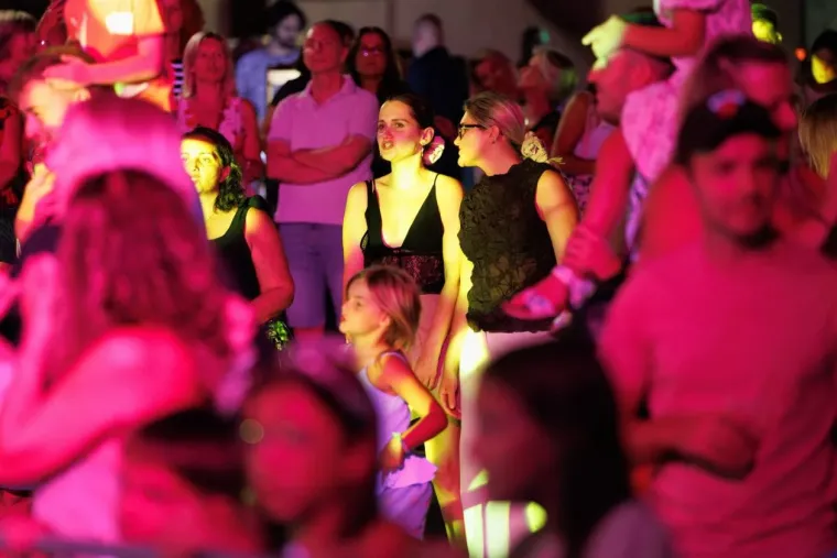 Baš su slatki! Zaljubljeni golupčići romantičnim plesom ukrali show u Petrčanima