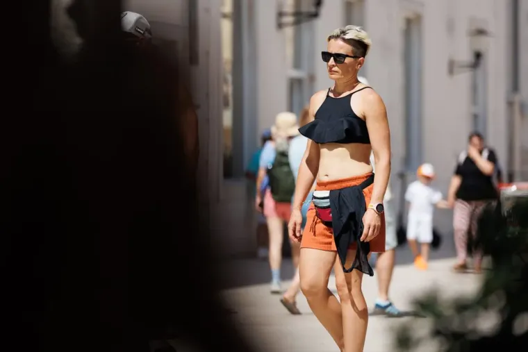 U nju je te&scaron;ko bilo ne gledati: Zanosna dama u bijelom bacila Zadar na koljena