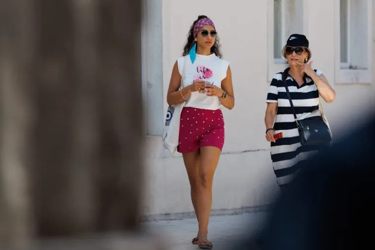 U nju je te&scaron;ko bilo ne gledati: Zanosna dama u bijelom bacila Zadar na koljena