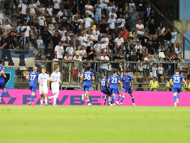 Ljepotice plijenile pažnju na Rujevici, a jedna situacija &scaron;okirala je čitav stadion