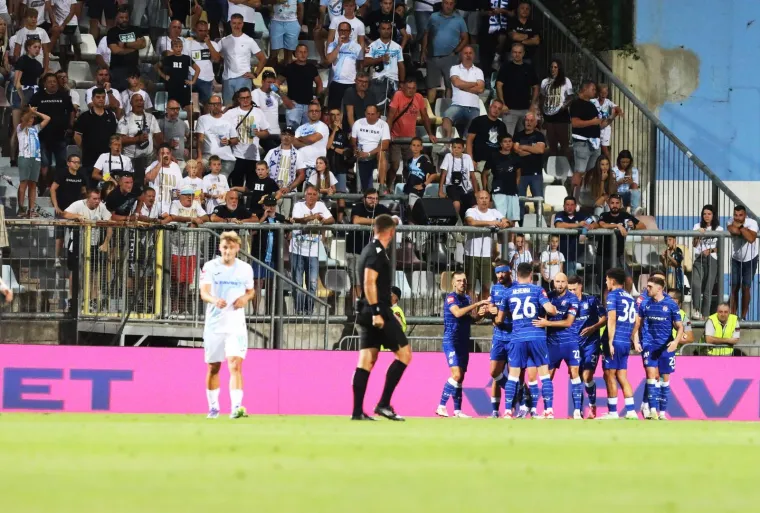 Ljepotice plijenile pažnju na Rujevici, a jedna situacija &scaron;okirala je čitav stadion