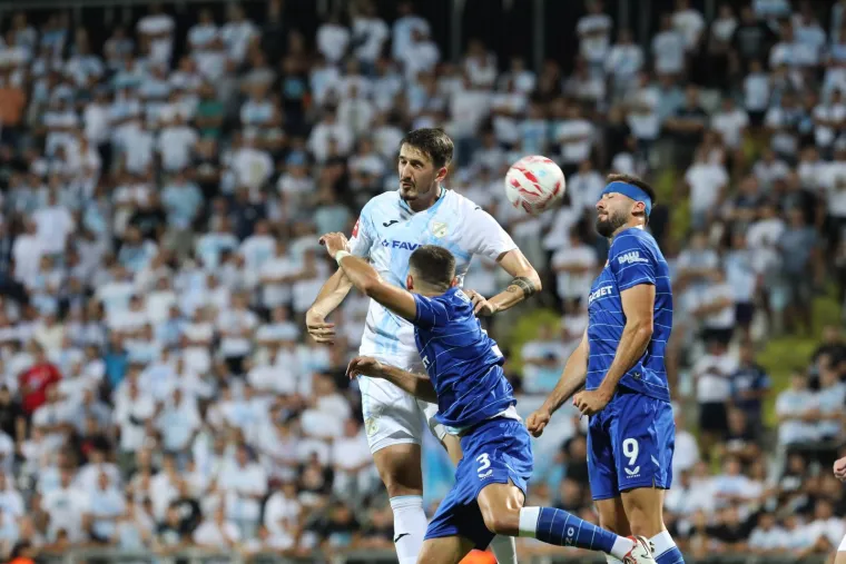 Ljepotice plijenile pažnju na Rujevici, a jedna situacija &scaron;okirala je čitav stadion