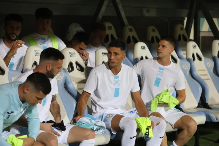 Ljepotice plijenile pažnju na Rujevici, a jedna situacija &scaron;okirala je čitav stadion