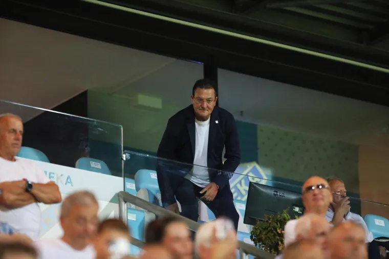 Ljepotice plijenile pažnju na Rujevici, a jedna situacija šokirala je čitav stadion